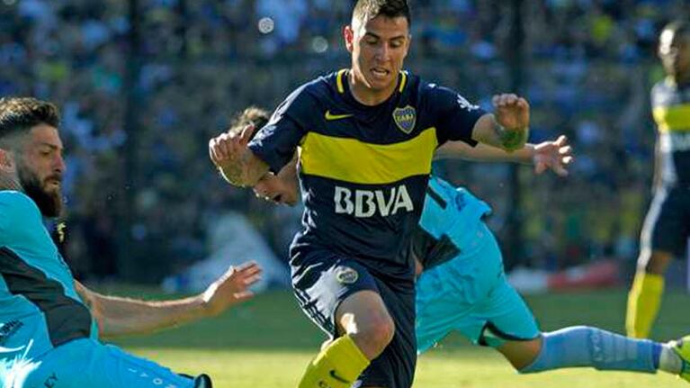 Solís alterna minutos con la reserva y la Primera de Boca.