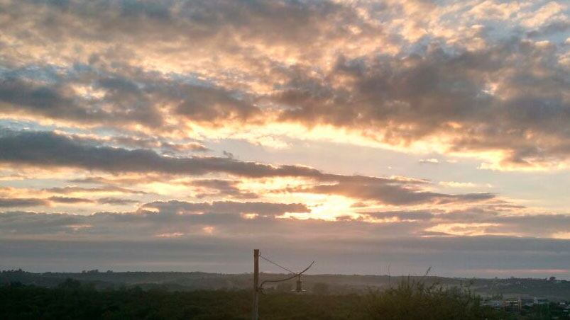 Sólo los madrugadores vieron algunos minutos de sol, este sábado.