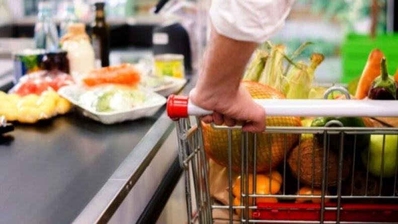 Solo para alimentarse, una familia necesitó más de $120 mil.