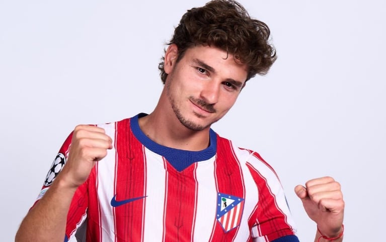 ¿Sonrisa forzada? Las fotos de Julián Álvarez con el Atlético en la previa de la Champions