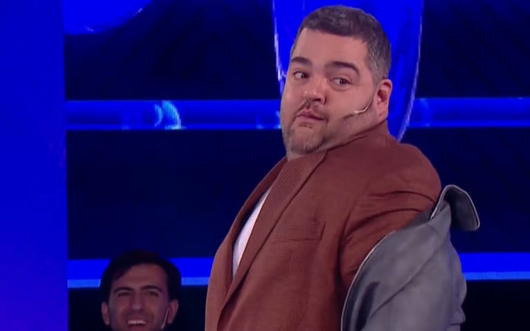 Sorpresa en Ahora Caigo: una cordobesa desafió a Barassi y el conductor respondió con un sensual desfile