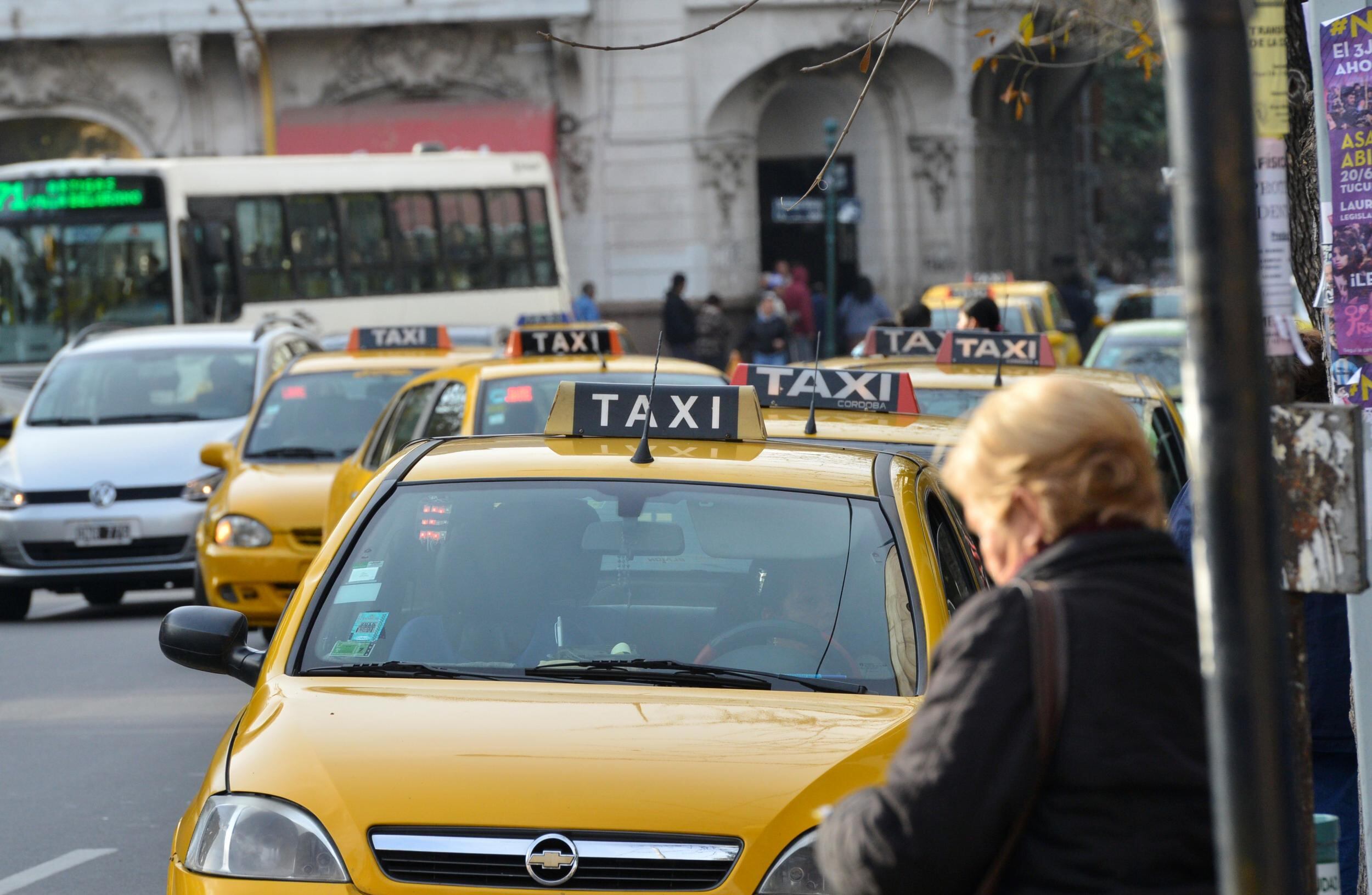 Sortearán chapas de taxis y remises después de las elecciones