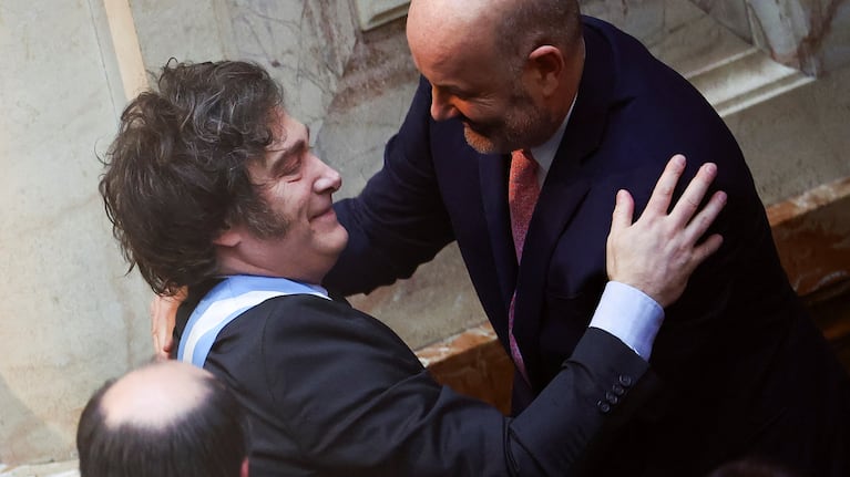 Sturzenegger avanza con la desregulación que le pidió Milei.