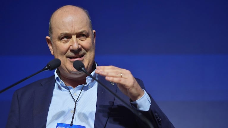 Sturzenegger pidió mantener el rumbo del Gobierno.