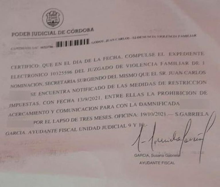 Su excuñado la golpeó, apuñaló a su pareja y casi los atropella: ruegan que lo detengan