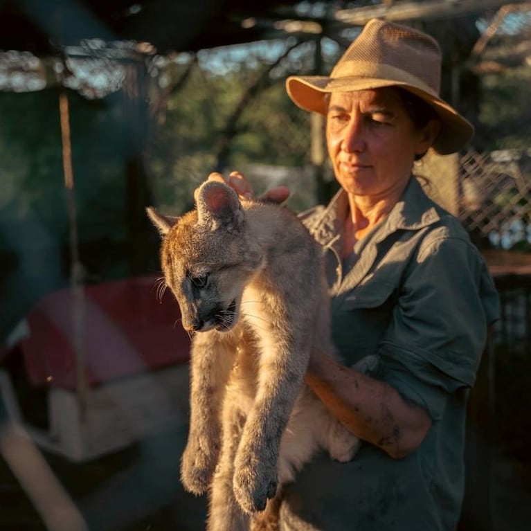 Su papá era cazador y ella creó una reserva en Córdoba para rescatar a los pumas