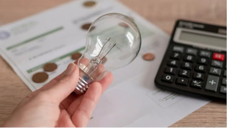 Subsidios a la luz y gas: quiénes pueden acceder y cómo hacer el trámite