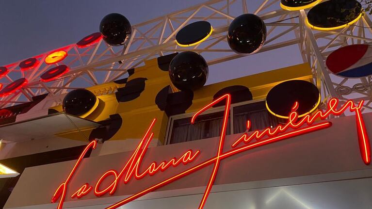 Sueño hecho realidad: La Mona inauguró su Museo Bar