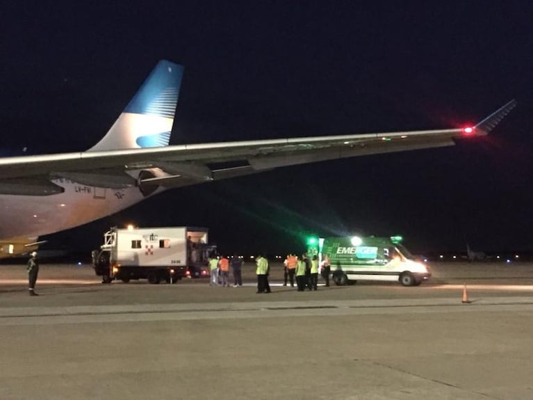 Sufrió un infarto en pleno vuelo y el avión aterrizó de emergencia en Córdoba