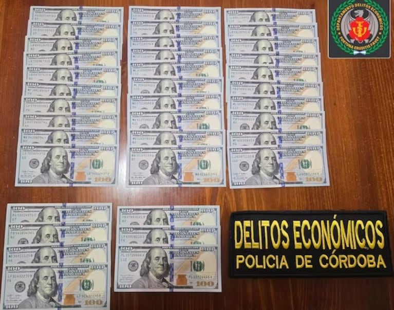Suma de dinero incautada durante el operativo. (Imagen: Policía de Córdoba).