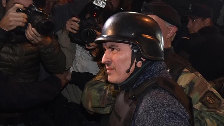Súper protegido, el exfuncionario K llegó a Tribunales.