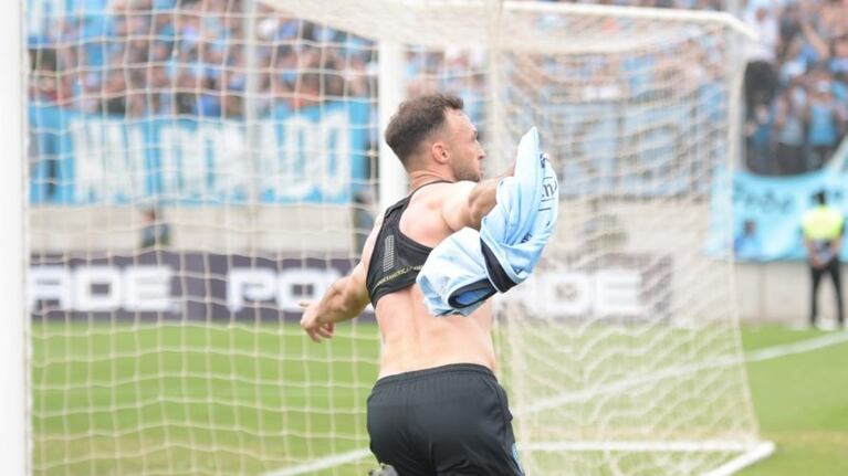 Susvielles desató la locura celeste con un bombazo.
