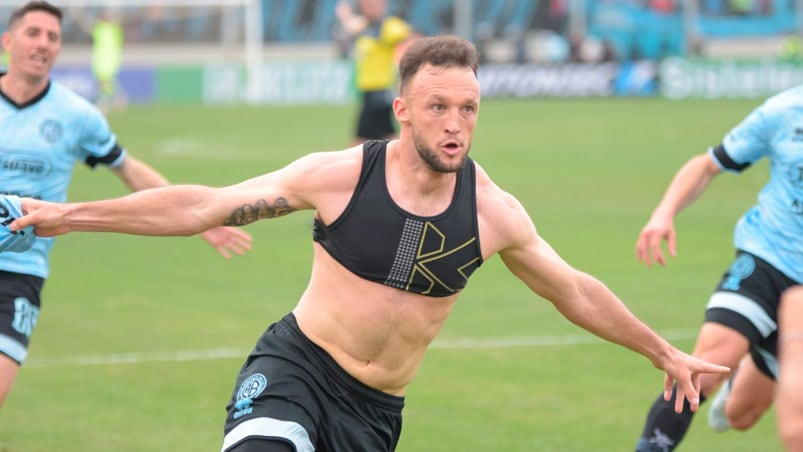 Susvielles en el festejo tras convertir el gol para el ascenso de Belgrano. Foto: Lucio Casalla/El Doce.