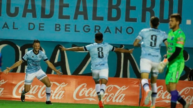 Suvielles y Comba, dos de los goleadores de la noche en el Gigante. Foto: Prensa Belgrano.