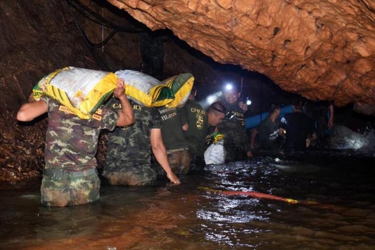 Tailandia: los niños atrapados tendrán que bucear para ser rescatados