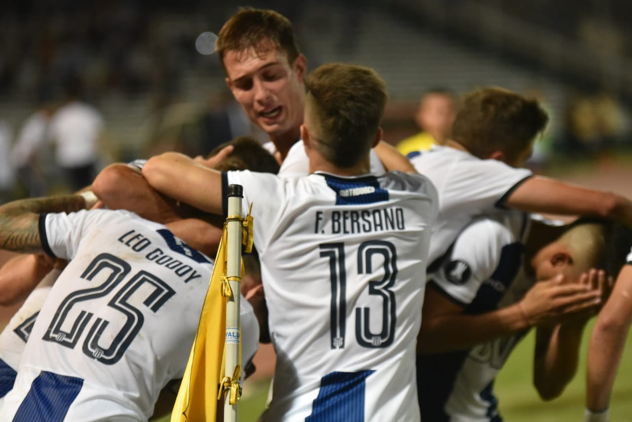 Talleres festejó en Córdoba y se lleva un 2-0 a Brasil. / Foto: Lucio Casalla ElDoce.tv