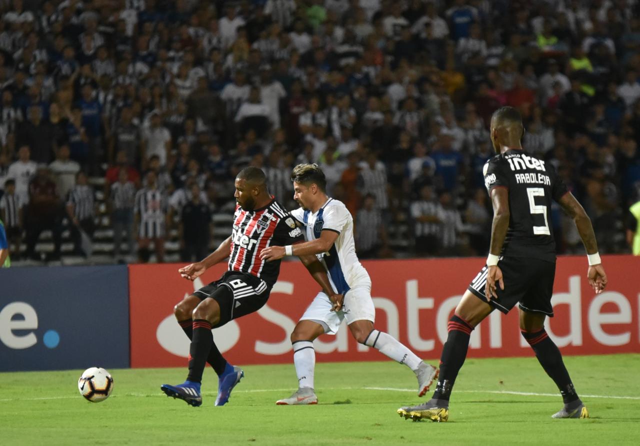 Talleres festejó en Córdoba y se lleva un 2-0 a Brasil. / Foto: Lucio Casalla ElDoce.tv