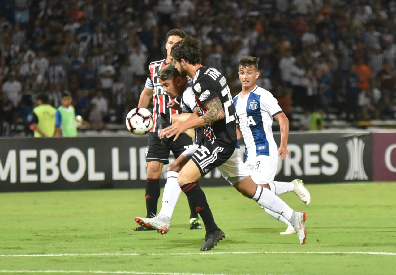 Talleres festejó en Córdoba y se lleva un 2-0 a Brasil. / Foto: Lucio Casalla ElDoce.tv