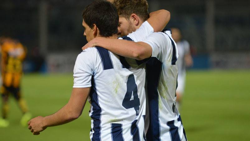 Talleres ganó, es puntero y espera