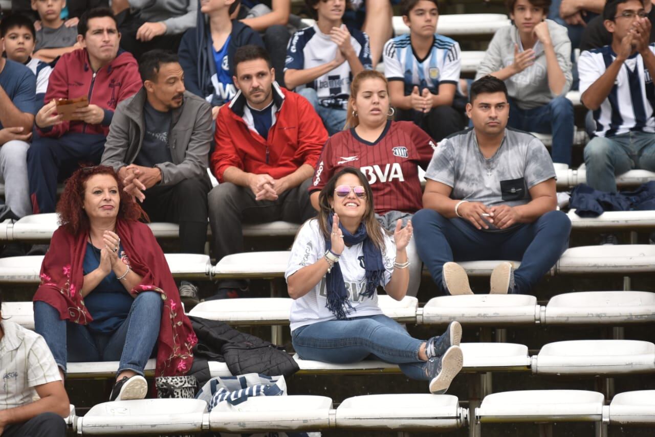 Talleres le ganó en los penales a San Martín de San Juan y pasó a octavos de la Copa Superliga. Fotos: Lucho Casalla.