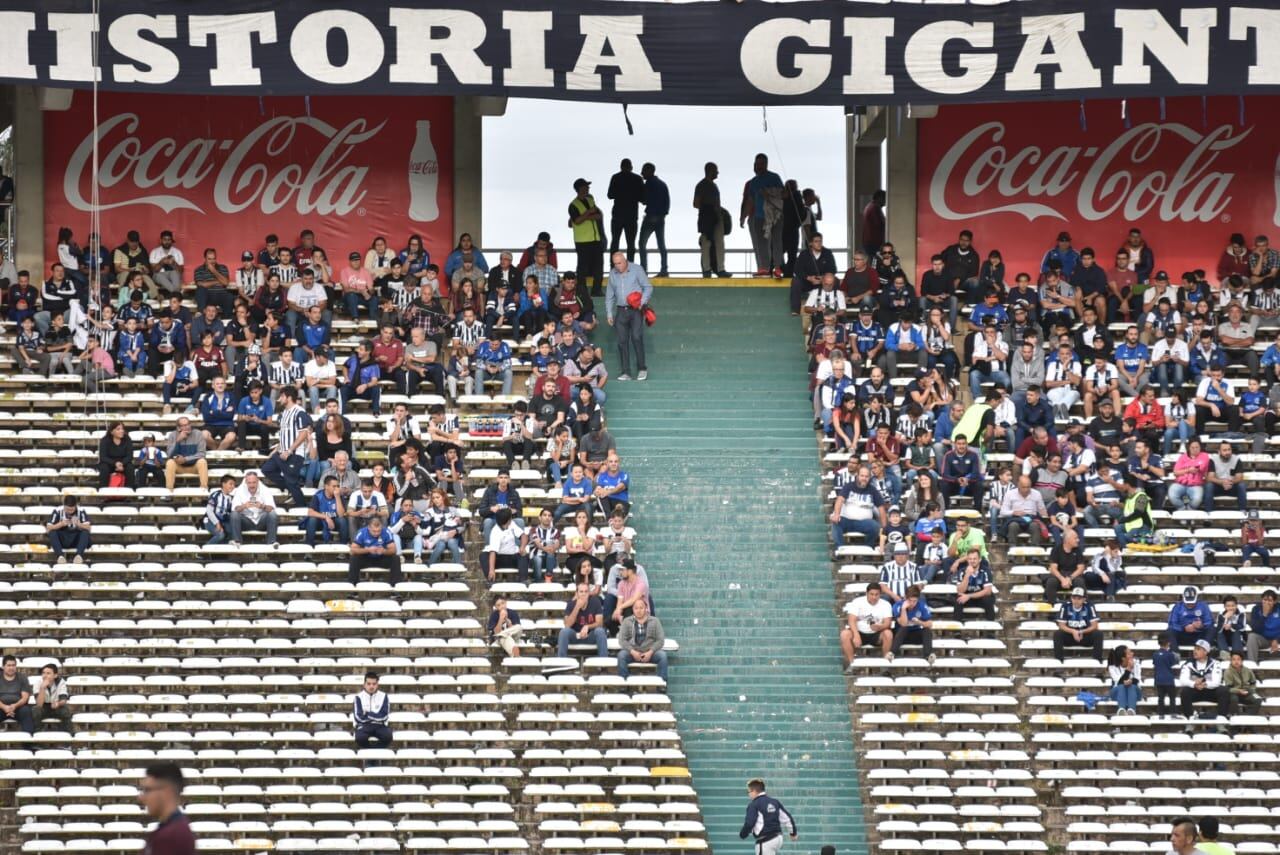 Talleres le ganó en los penales a San Martín de San Juan y pasó a octavos de la Copa Superliga. Fotos: Lucho Casalla.