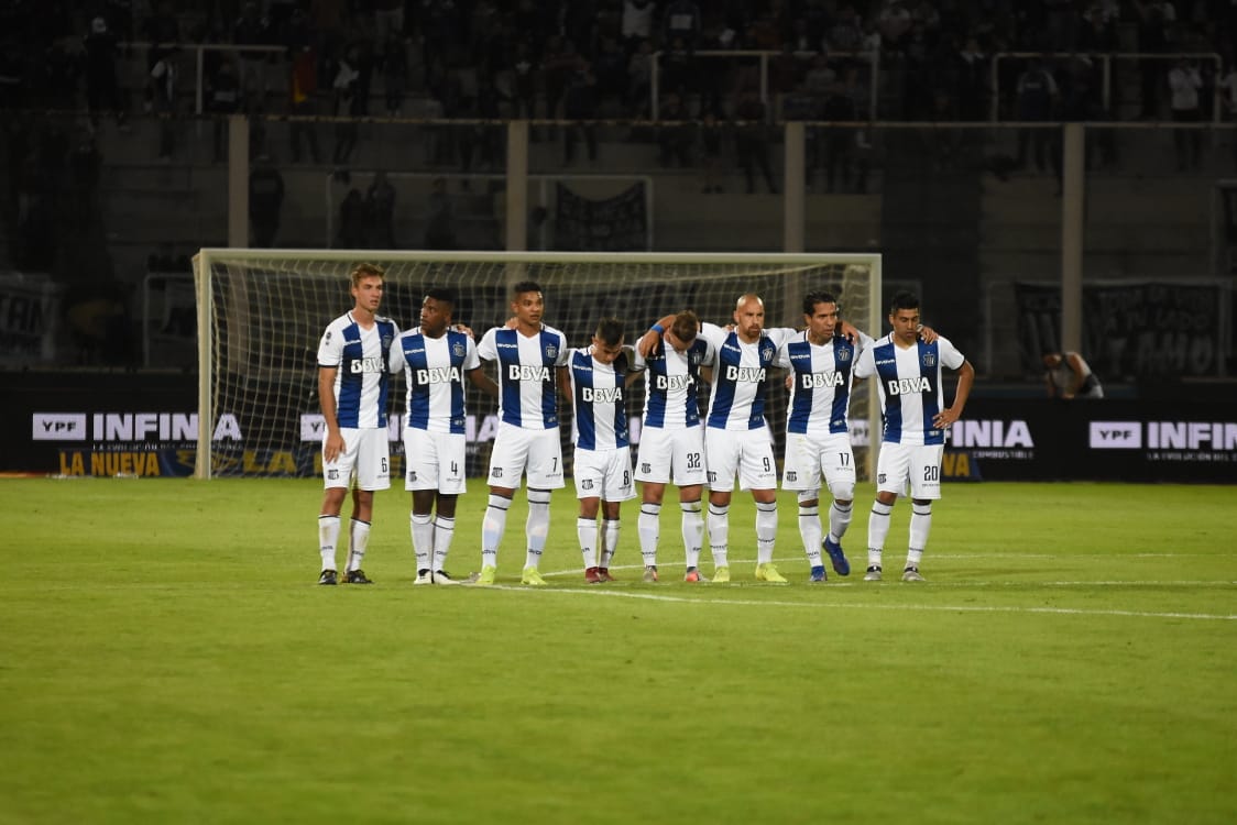 Talleres le ganó en los penales a San Martín de San Juan y pasó a octavos de la Copa Superliga. Fotos: Lucho Casalla.