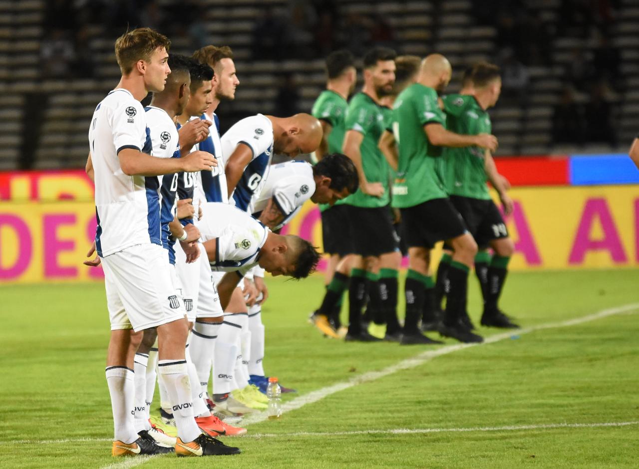 Talleres le ganó en los penales a San Martín de San Juan y pasó a octavos de la Copa Superliga. Fotos: Lucho Casalla.