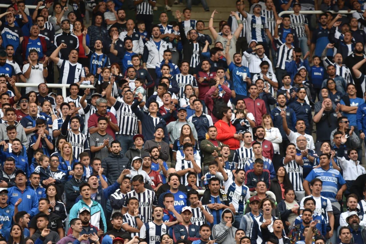 Talleres le ganó en los penales a San Martín de San Juan y pasó a octavos de la Copa Superliga. Fotos: Lucho Casalla.