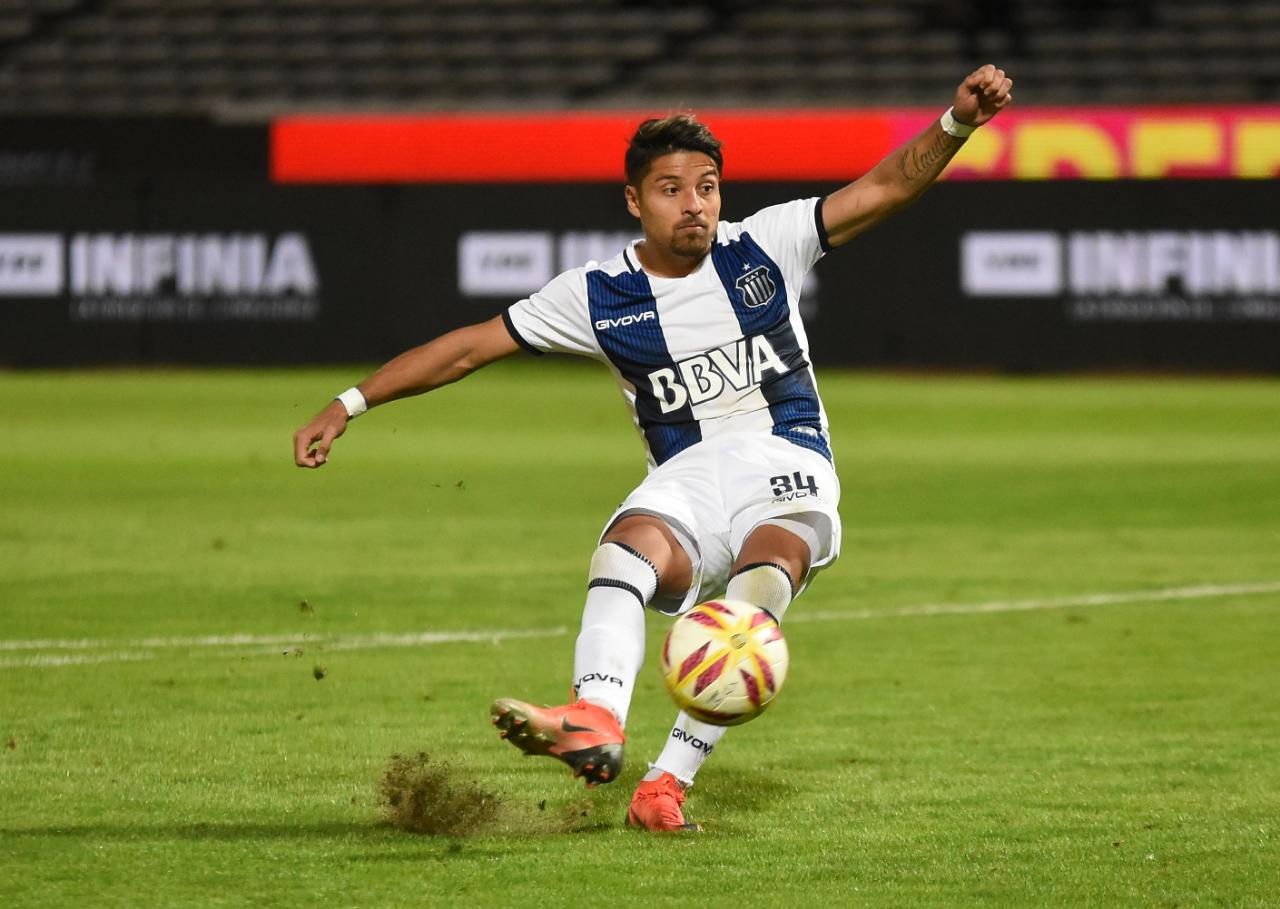 Talleres le ganó en los penales a San Martín de San Juan y pasó a octavos de la Copa Superliga. Fotos: Lucho Casalla.