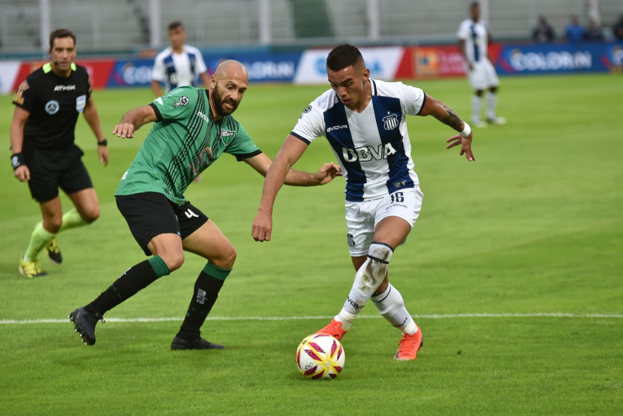 Talleres le ganó en los penales a San Martín de San Juan y pasó a octavos de la Copa Superliga. Fotos: Lucho Casalla.