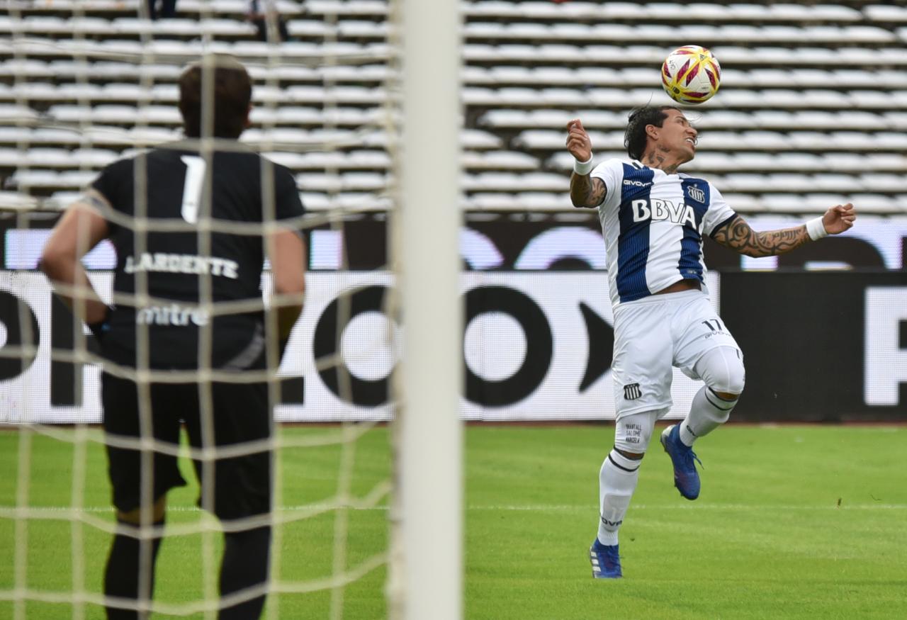 Talleres le ganó en los penales a San Martín de San Juan y pasó a octavos de la Copa Superliga. Fotos: Lucho Casalla.