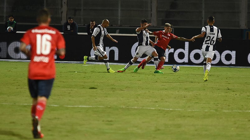 Talleres no tuvo su mejor noche ante Independiente. Foto: Lucio Casalla / ElDoce.tv.