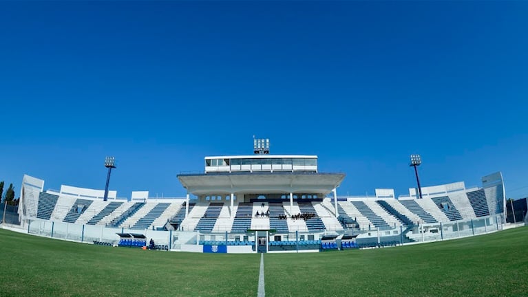 Talleres presenta su nueva alianza estratégica en el arranque del torneo.