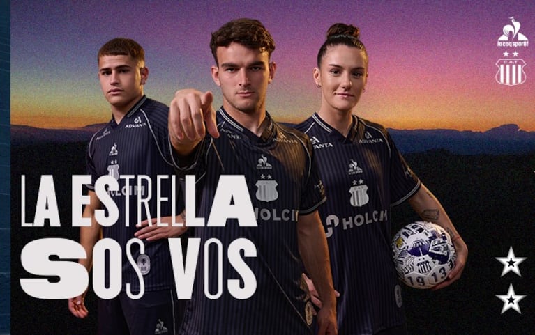 Talleres presentó una camiseta nueva.