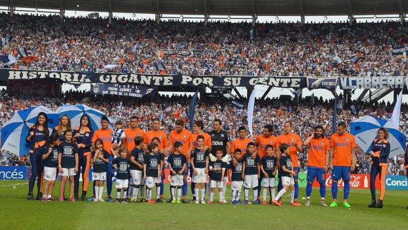 Talleres recibió a Unión Aconquija en un Kempes repleto. Foto: Lucio Casalla / ElDoce.tv.