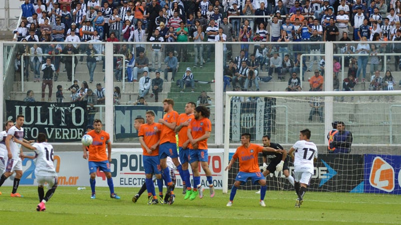 Talleres recibió a Unión Aconquija en un Kempes repleto. Foto: Lucio Casalla / ElDoce.tv.