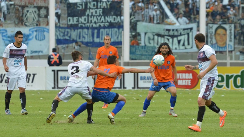 Talleres recibió a Unión Aconquija en un Kempes repleto. Foto: Lucio Casalla / ElDoce.tv.