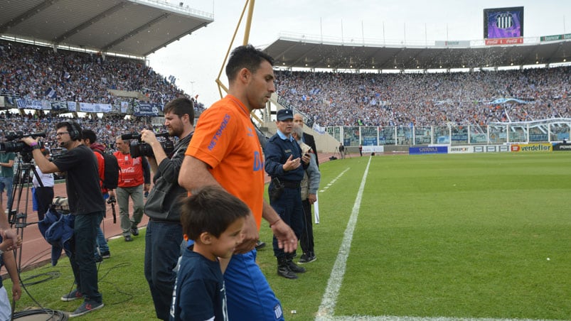 Talleres recibió a Unión Aconquija en un Kempes repleto. Foto: Lucio Casalla / ElDoce.tv.