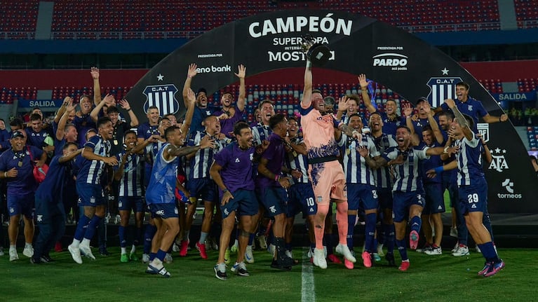 Talleres se consagró campeón de la Supercopa Internacional en Paraguay.