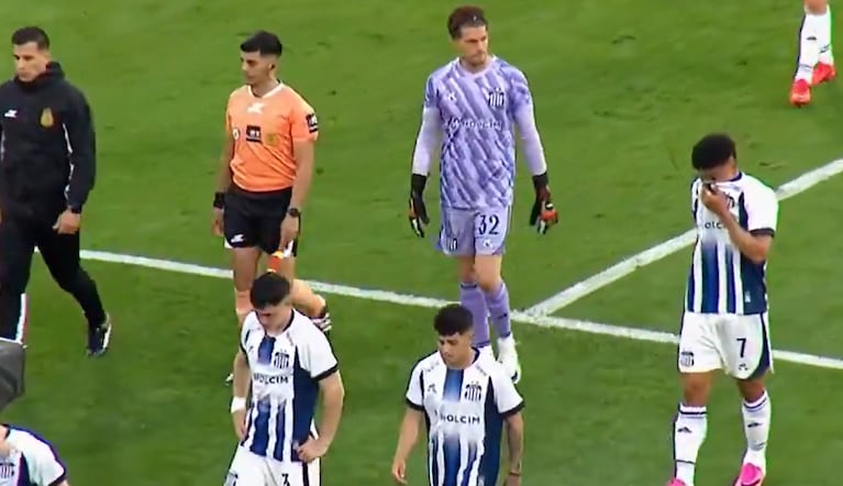 Talleres se fue silbado del Kempes.