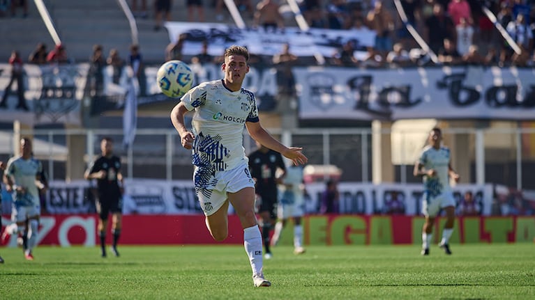 Talleres se mide ante Deportivo Riestra.