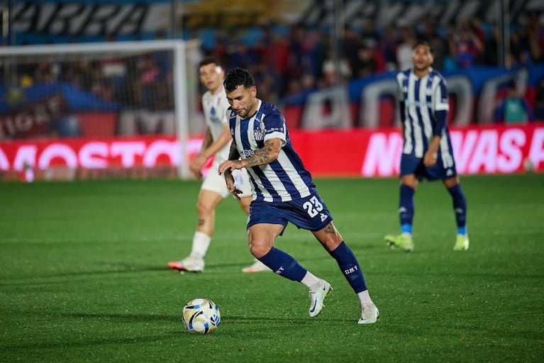 Talleres visita a Vélez con la necesidad de sumar para zafar del descenso.