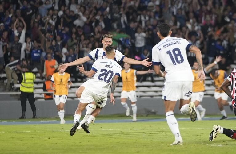 Talleres y Sao Paulo en un partido vibrante en el Kempes.