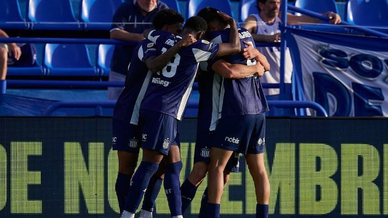 Talleres y un triunfazo en Liniers que le da aire en el Clausura.