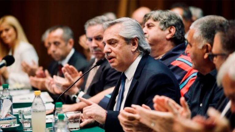 También volvió a apuntar contra Macri.
