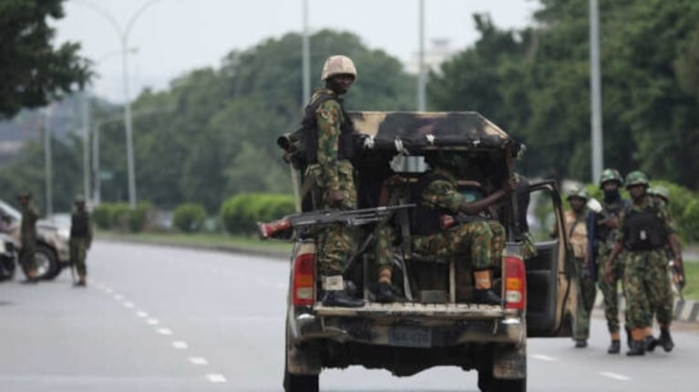 Tanto el ejército como la milicia Fuerzas de Acción Rápida llevan adelante una guerra de exterminio en la que el factor étnico es determinante.