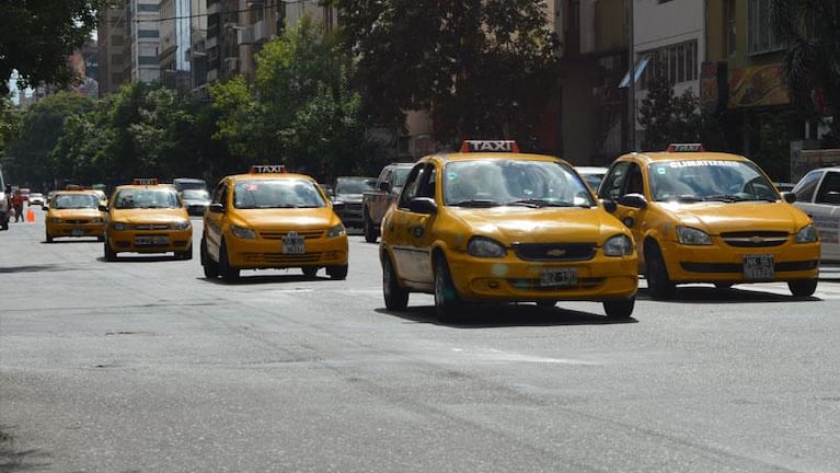 Taxis y remises podrán pagarse con tarjeta