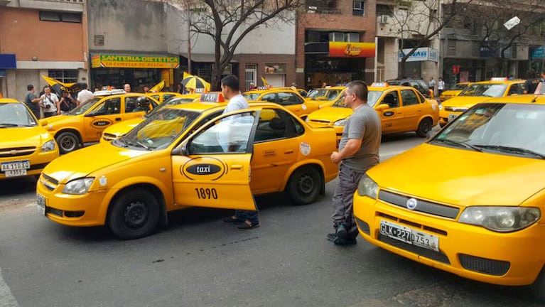 Taxistas durante una protesta contra la inseguridad. Foto: Archivo ElDoce.tv