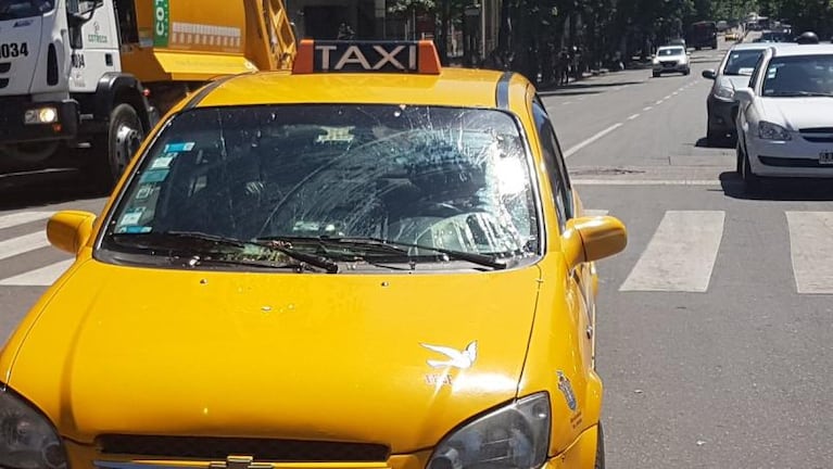 Taxistas marcharon a la Municipalidad contra Uber y Cabify