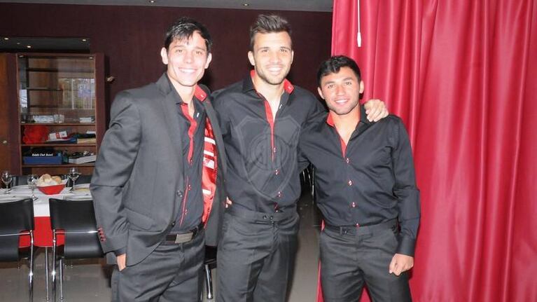 Te mostramos el estilo que usarán los jugadores de River en Japón. Fotos: www.cariverplate.com.ar